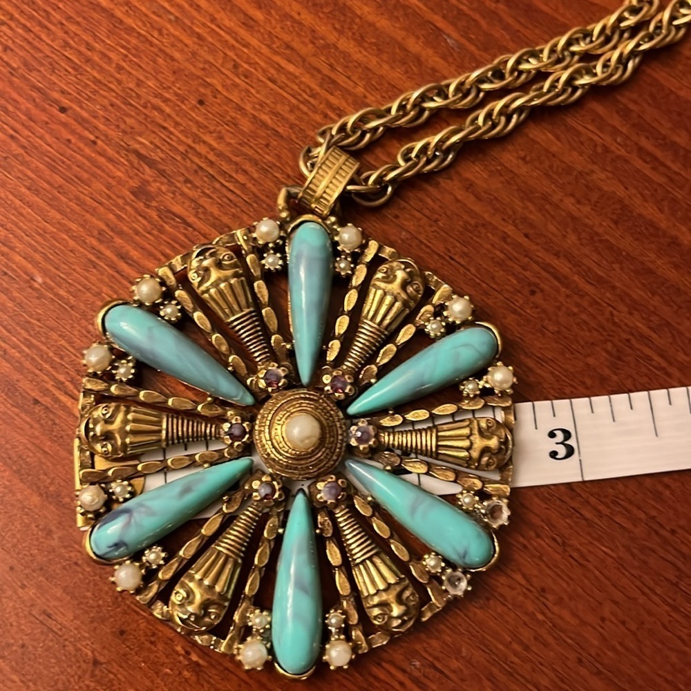 Vintage Clown Face Faux Turquoise Lucite Medallion Necklace - Picture 5 of 6